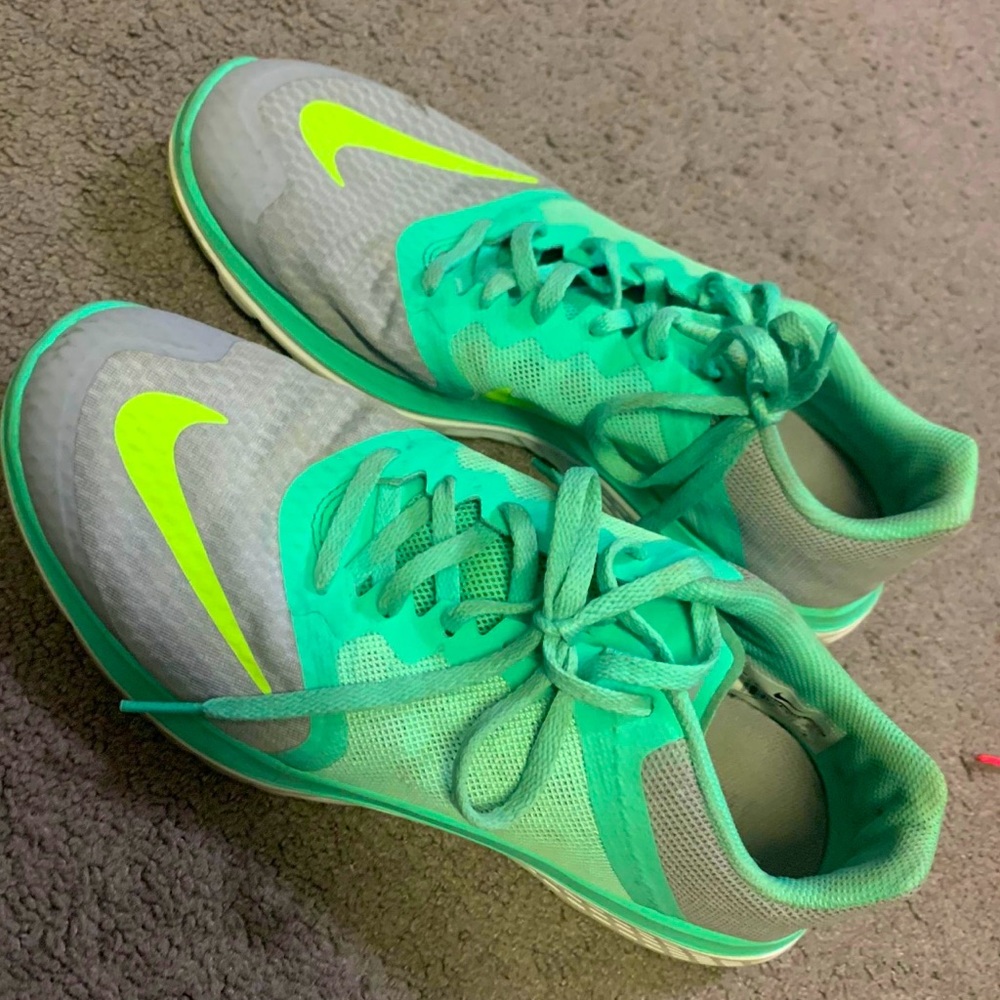 Nike Tennis Shoes